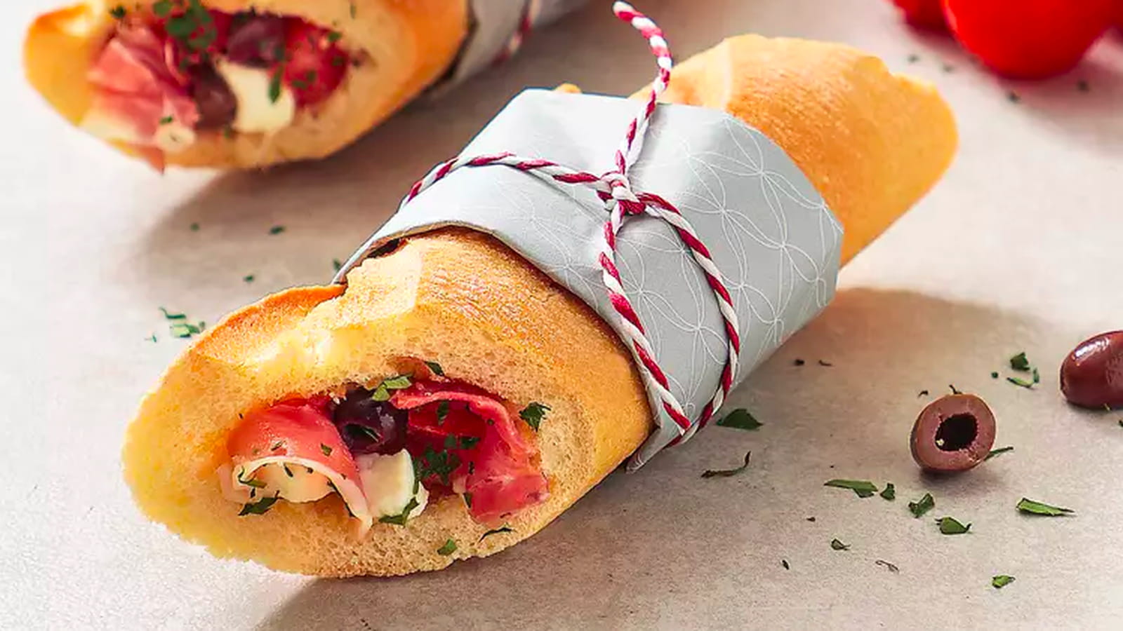 Sandwich tomates, mozzarella et jambon de Parme