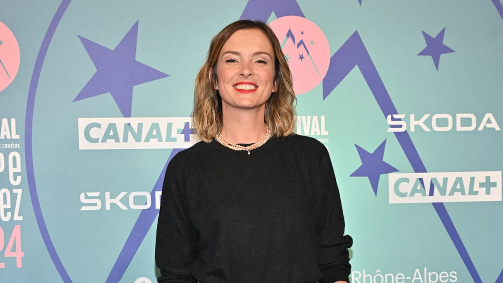 Isabelle Ithurburu en pantalon gris