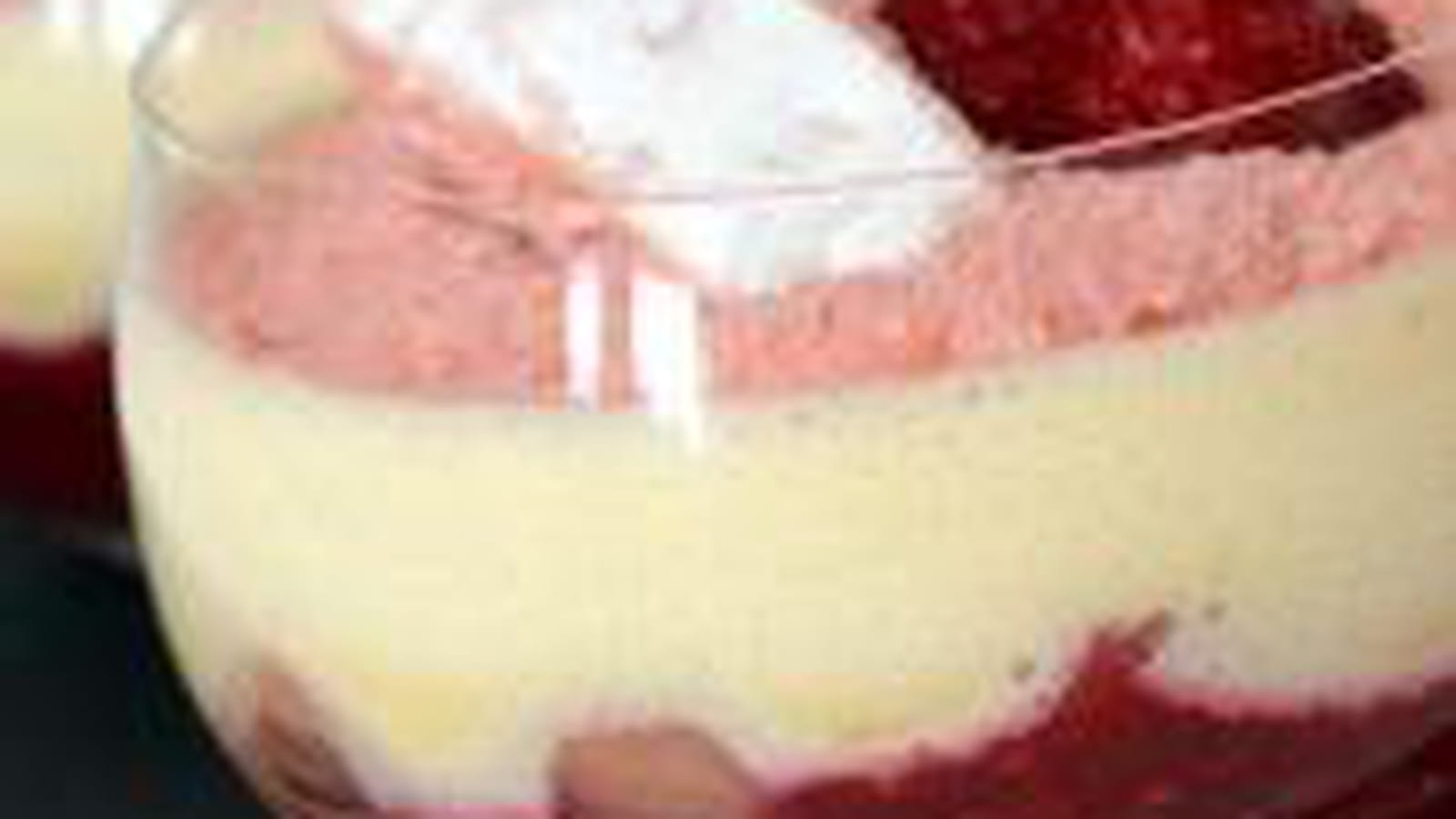 Tiramisu aux framboises et biscuits roses de Reims