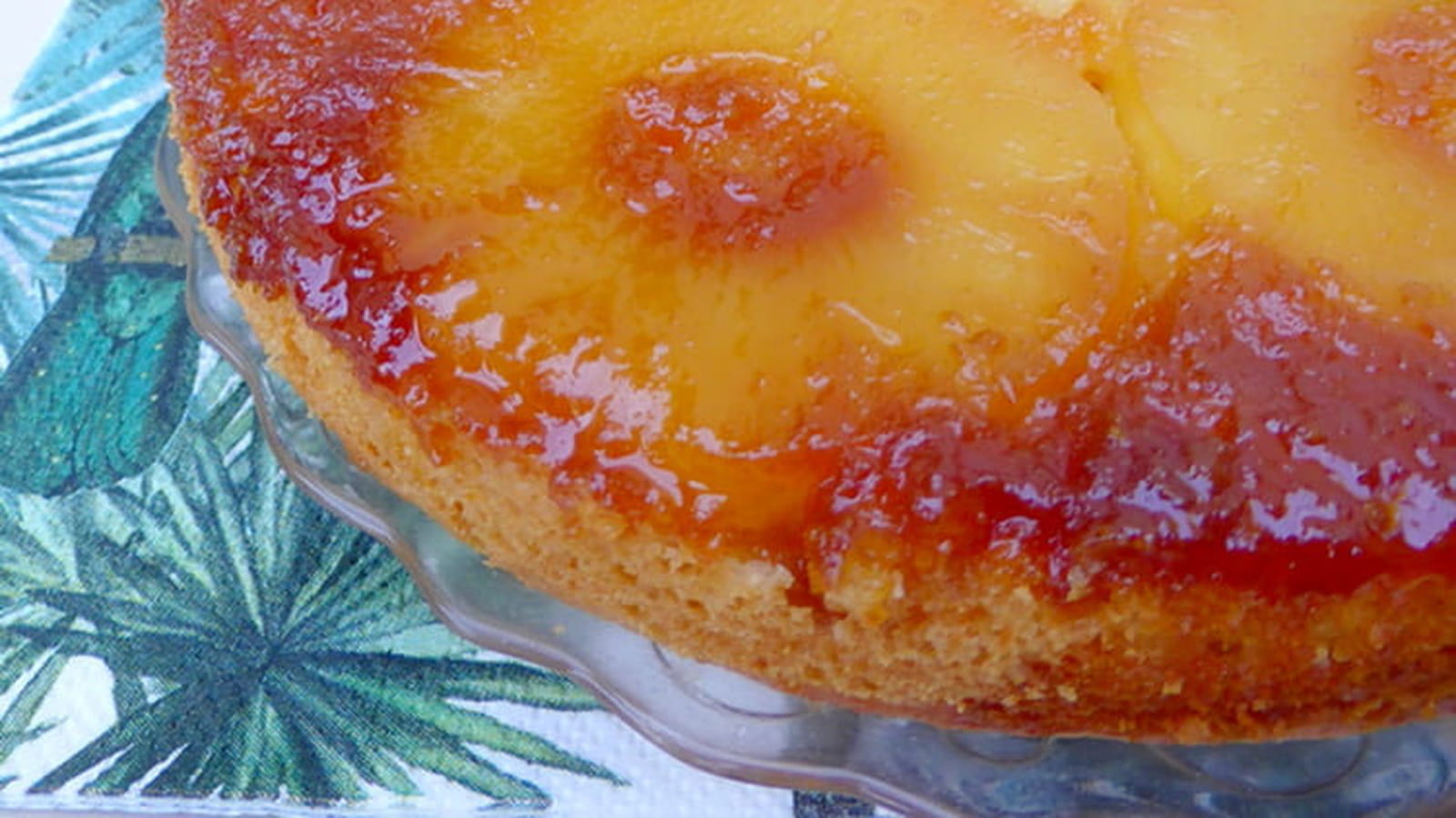 Gâteau renversé à l’ananas vegan, sans œufs et sans beurre