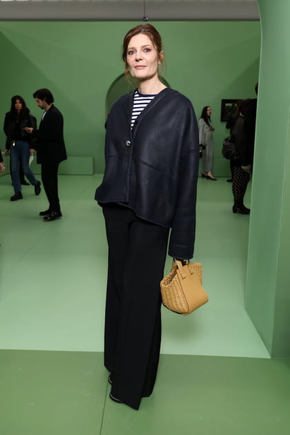 Chiara Mastroianni en marini&egrave;re et pantalon noir