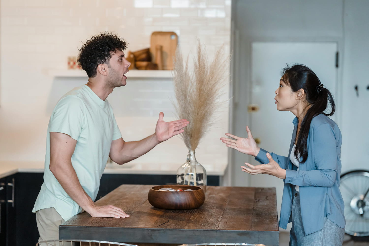 Le truc à faire pour stopper immédiatement une dispute (bluffant)