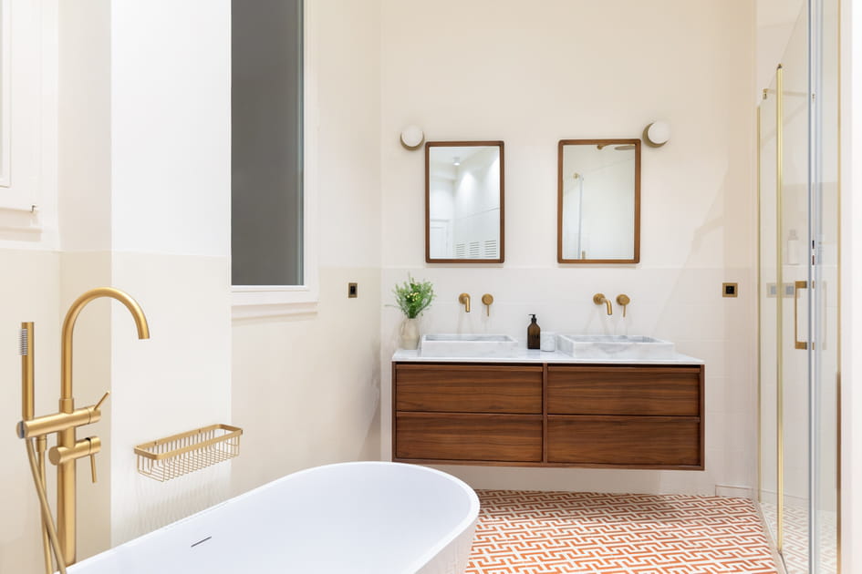 Apr&egrave;s&nbsp;: une salle de bains qui gagne en luminosit&eacute;