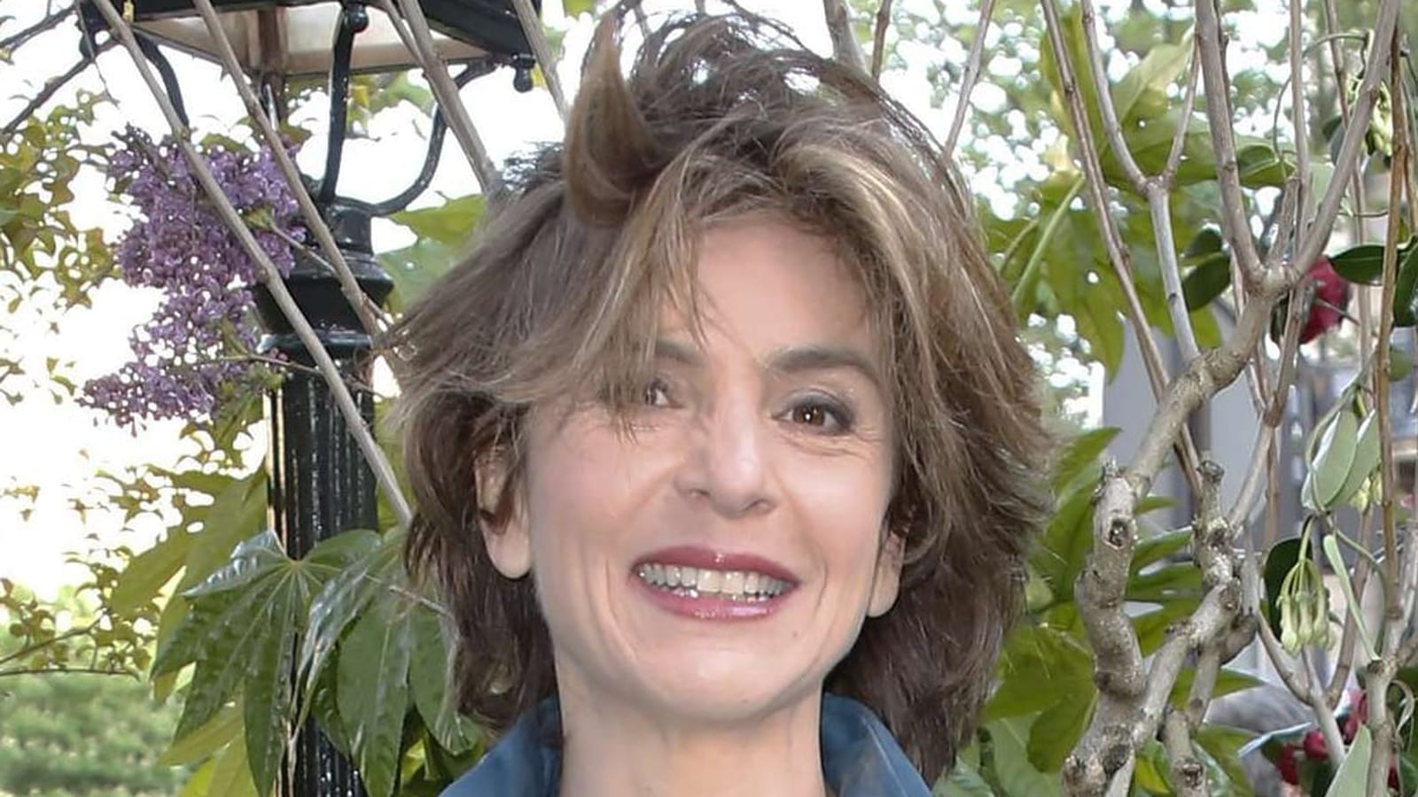  Anne Nivat