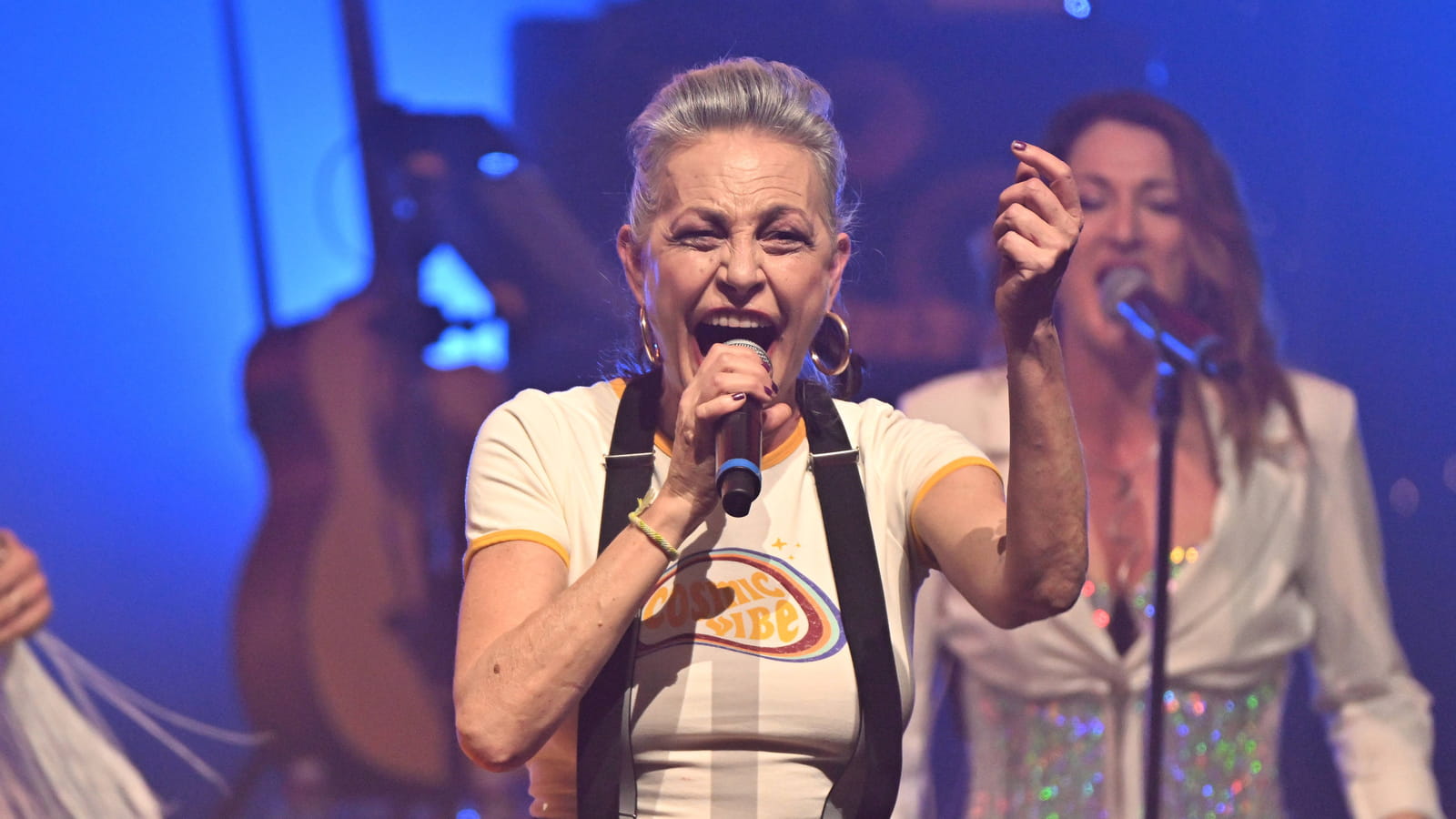 Lio fait le show dans le spectacle "Les années 80" au Dôme de Paris, en mars 2022