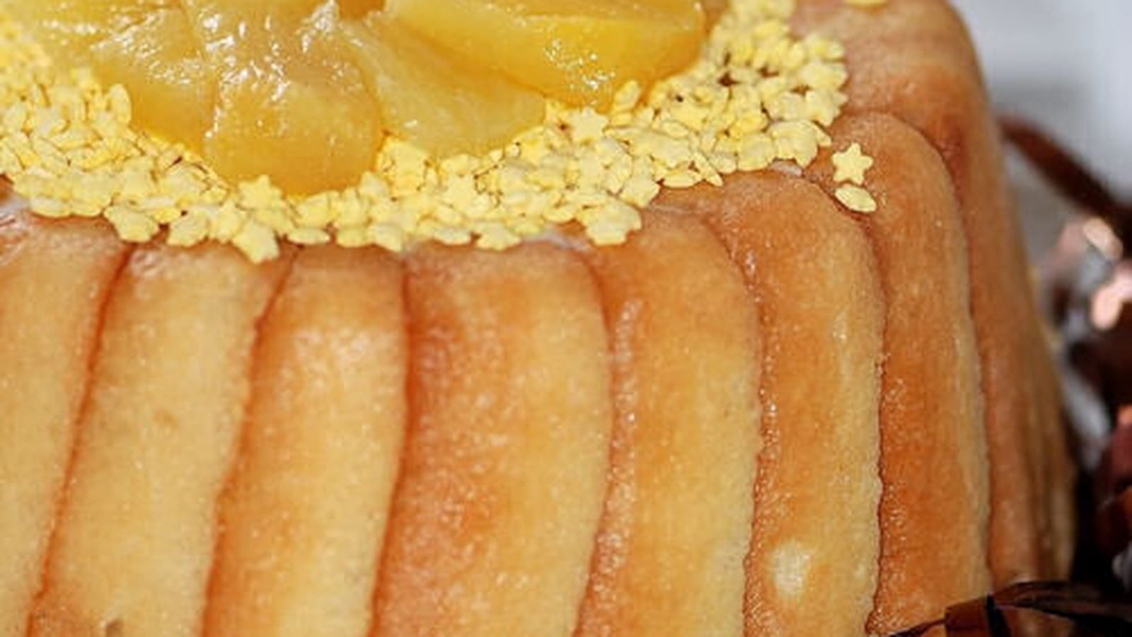 Charlotte à l'ananas et fromage blanc