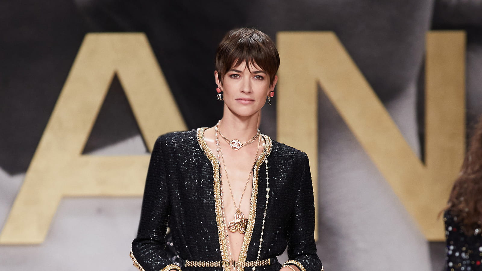 Look 18