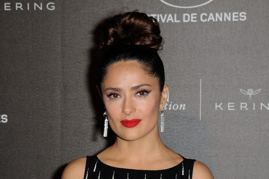 Le chignon haut de Salma Hayek