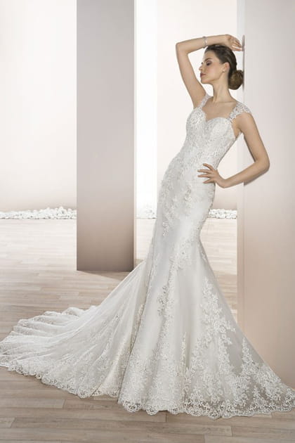 Une robe gracieuse, Demetrios