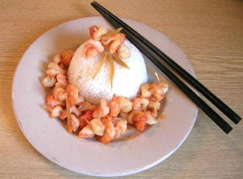 Torsades de crevettes caramélisées au gingembre