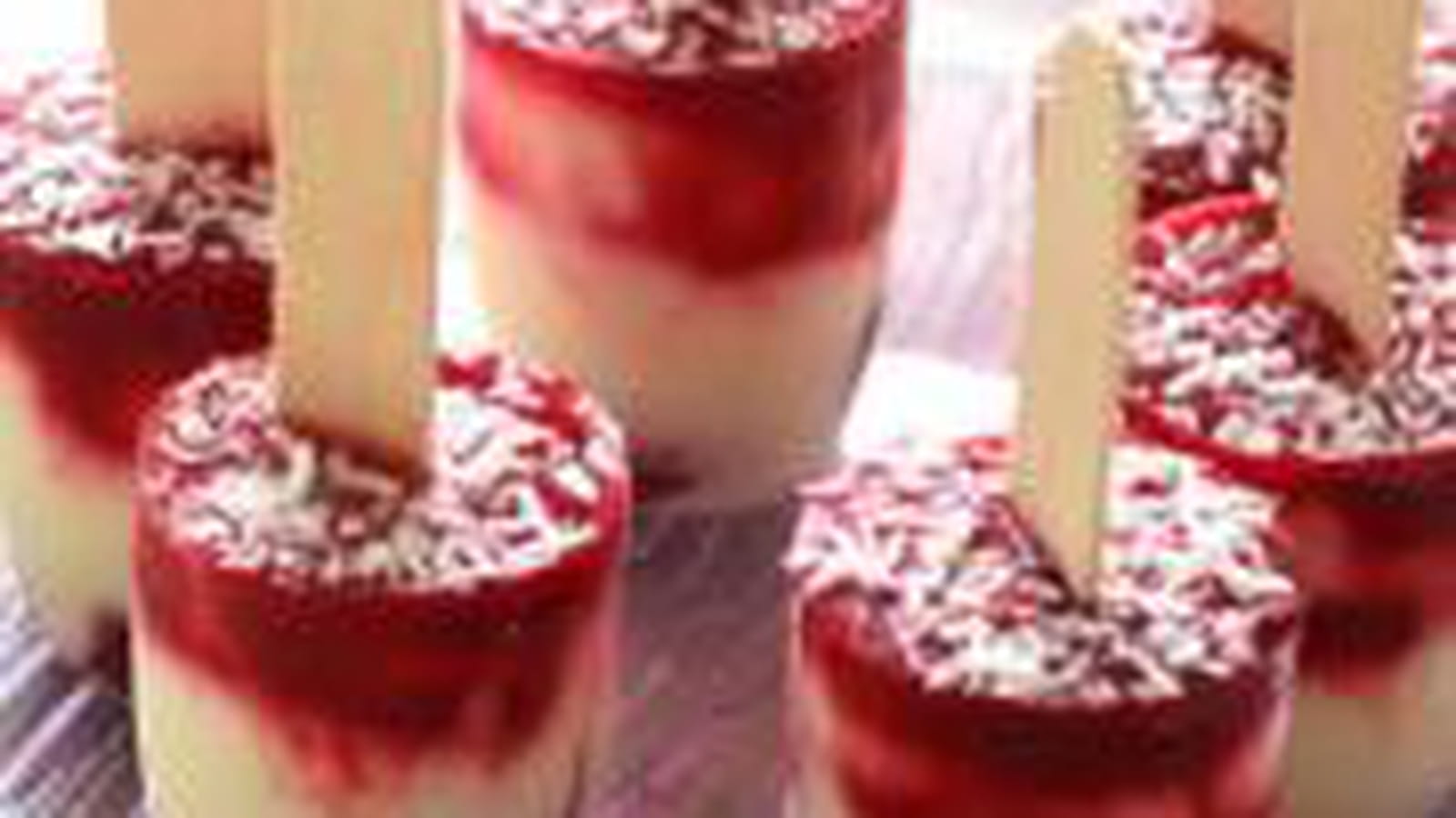Yaourt glacé à la noix de coco et framboise