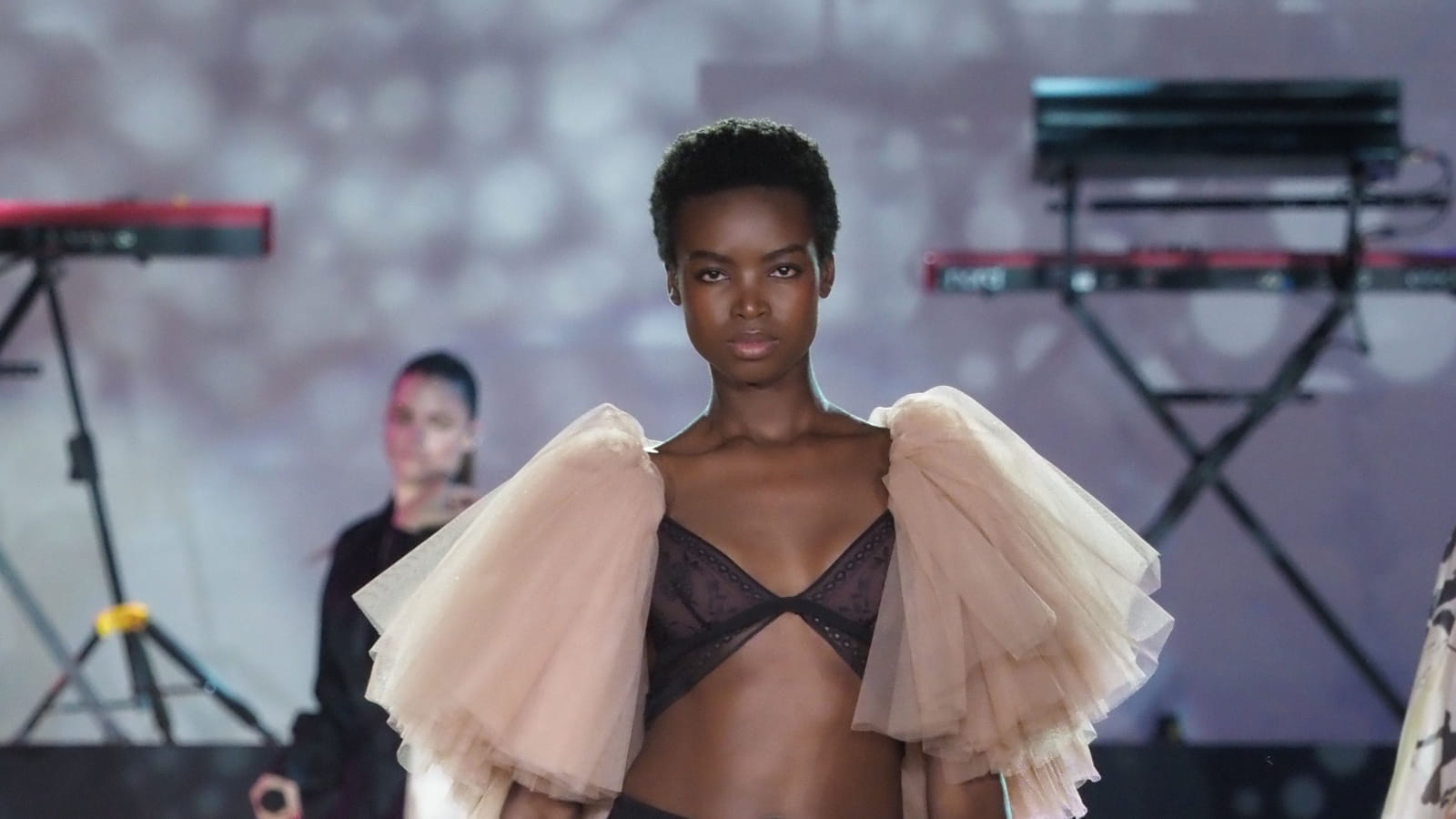 Look 60
