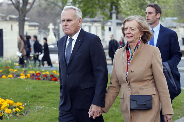 Jean-Marc Ayrault et son &eacute;pouse Brigitte Ayrault, main dans la main