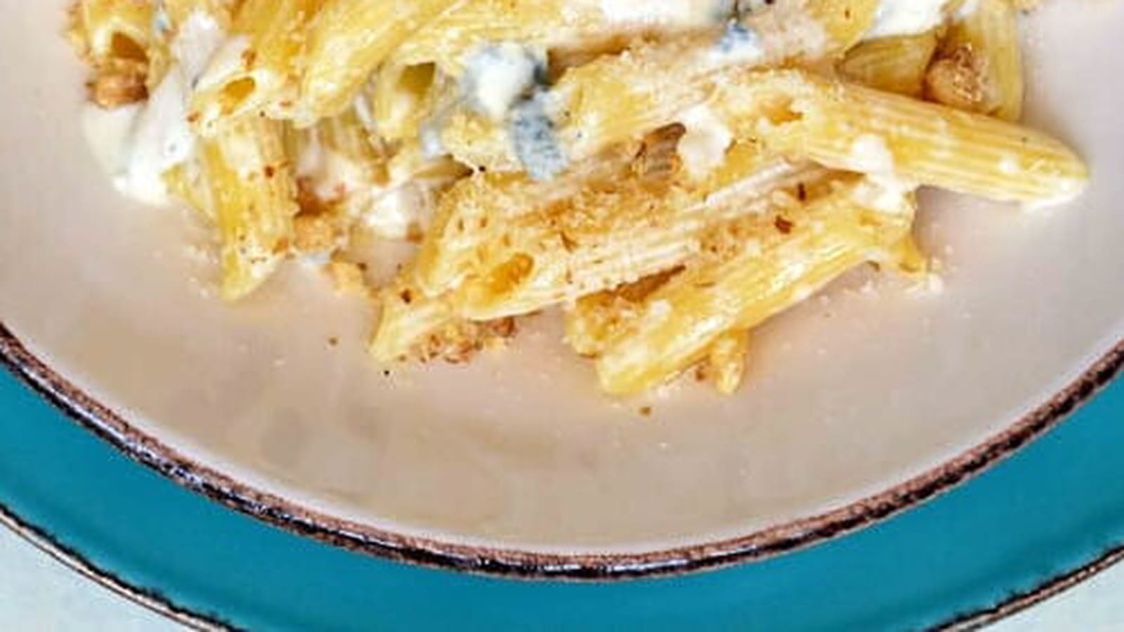 Pennes sauce crémeuse au gorgonzola et aux noix