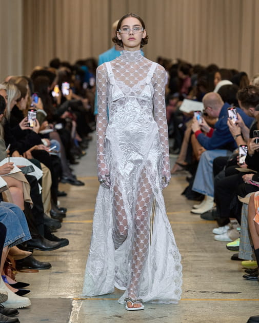 Look 70&nbsp;du d&eacute;fil&eacute; Burberry