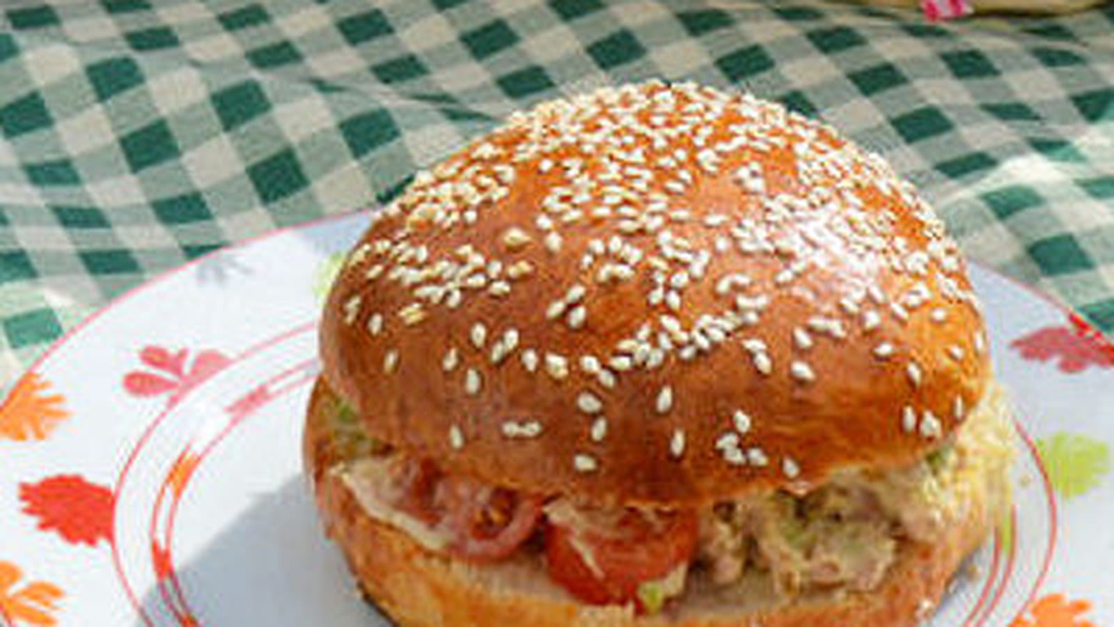 Burger Thon avocat tomate  