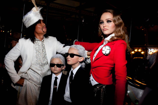 Lily-Rose Depp et des minis Karl Lagerfeld