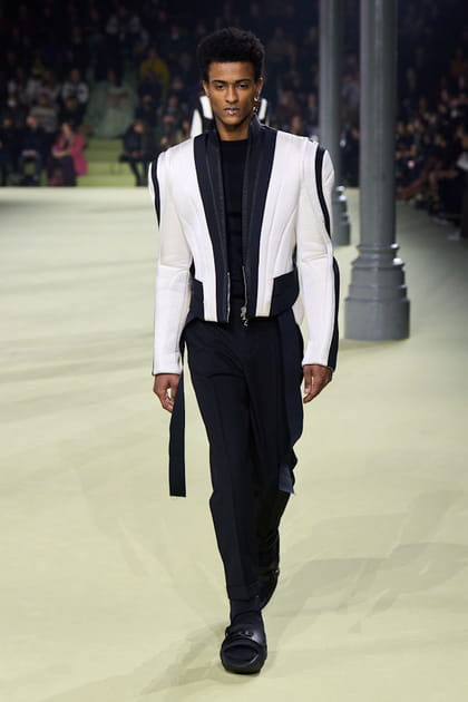 Look 60&nbsp;du d&eacute;fil&eacute; Balmain