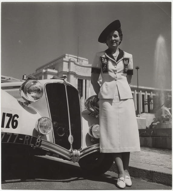 Photo de mode en ext&eacute;rieur &agrave; Paris