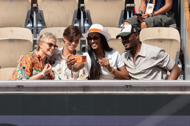Muriel Robin et sa femme Anne, Harry Roselmack et sa compagne&nbsp;: les couples s'immortalisent