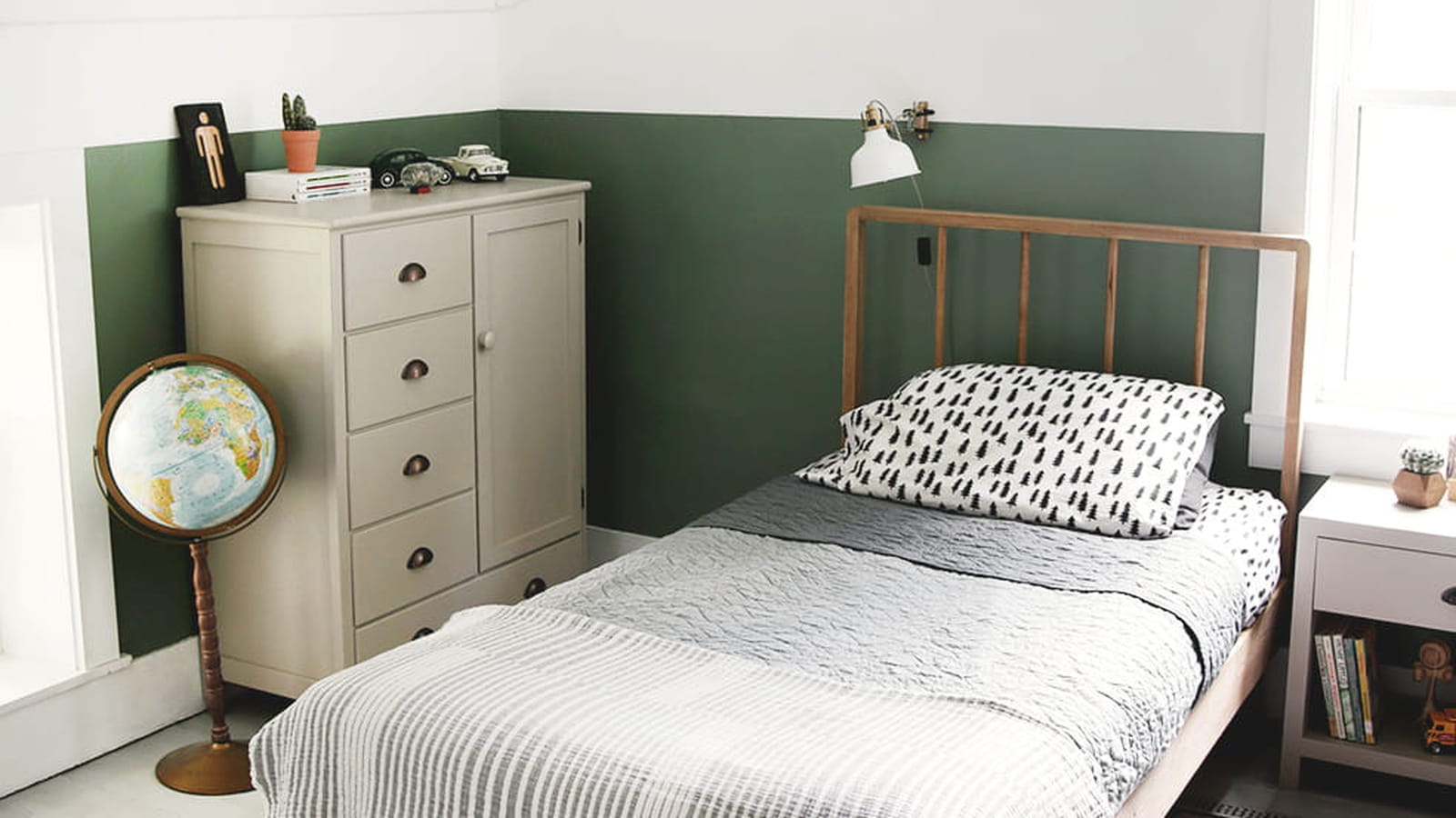 Chambre d'enfant vert kaki 