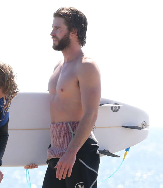 Liam Hemsworth, surfeur dans l'âme