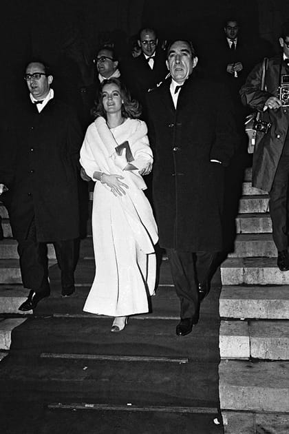 Romy Schneider en manteau blanc