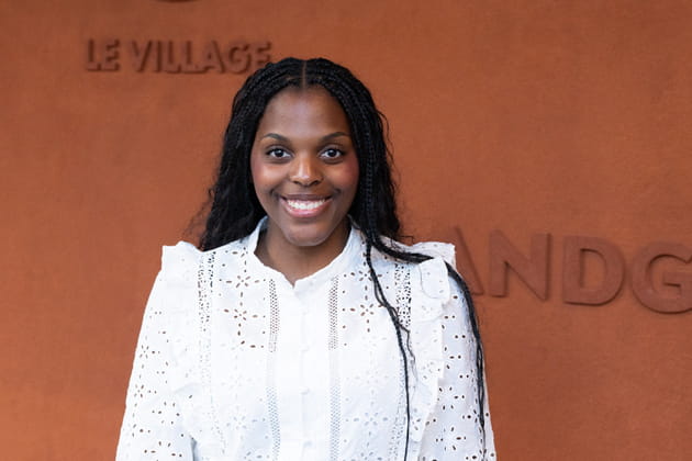 Mentissa : la chanteuse prend la pose à Roland-Garros