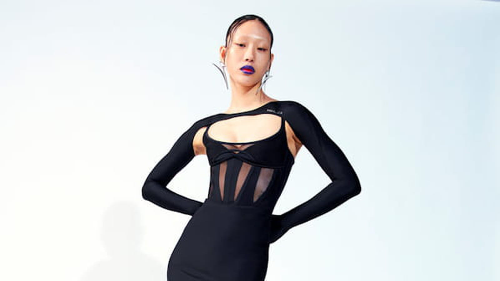 Robe noire corset issue Mugler H&M