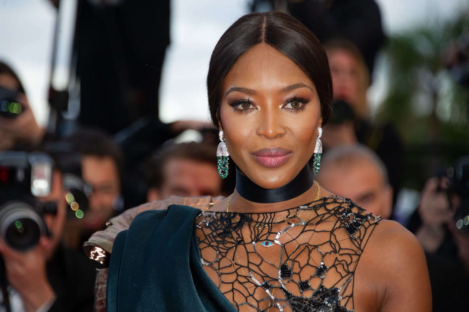 La queue-de-cheval lisse de Naomi Campbell
