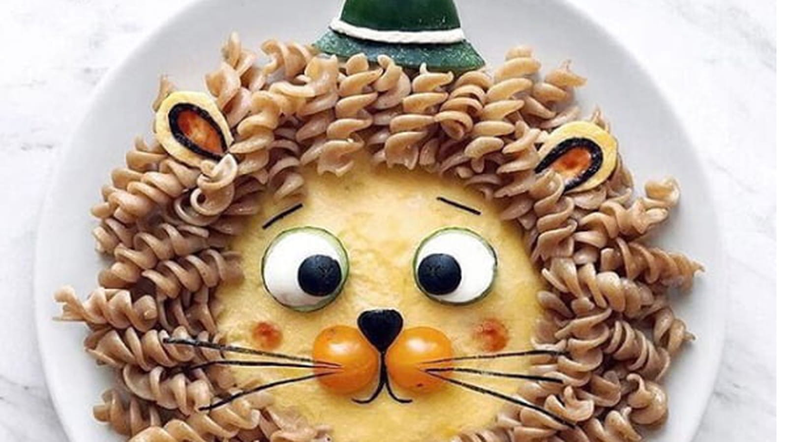 Une crinière de chat en fusilli