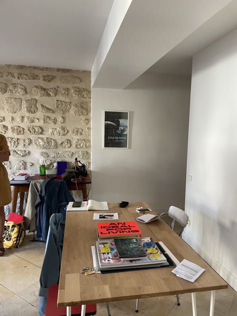 Avant&nbsp;: un coin salle &agrave; manger dans le passage