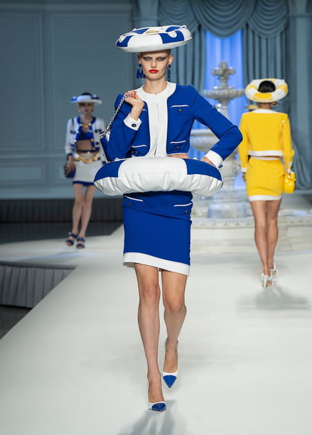 Look 26&nbsp;du d&eacute;fil&eacute; Moschino