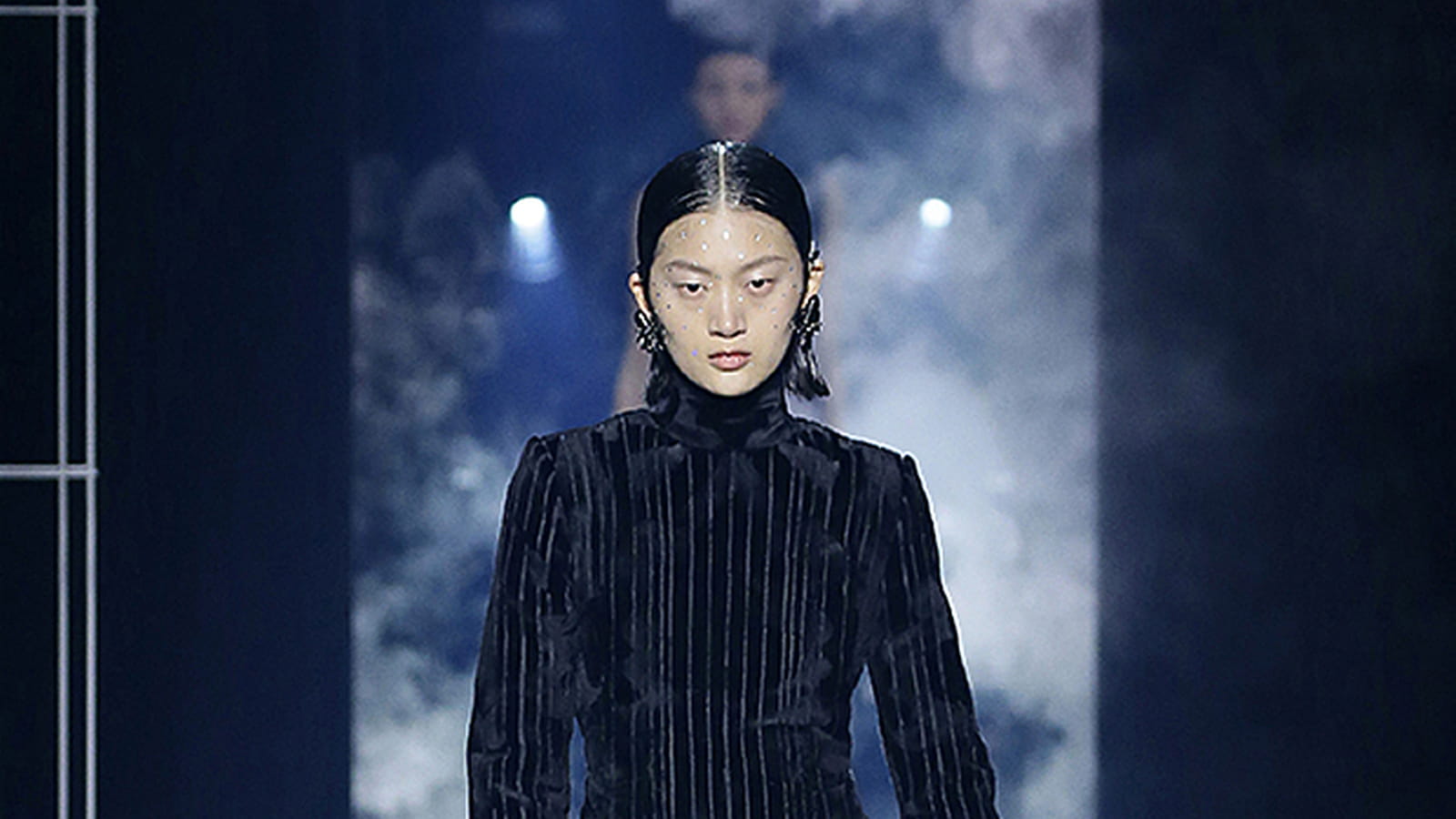 Look 8