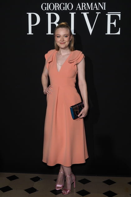 Dakota Fanning au d&eacute;fil&eacute; Giorgio Armani Priv&eacute;