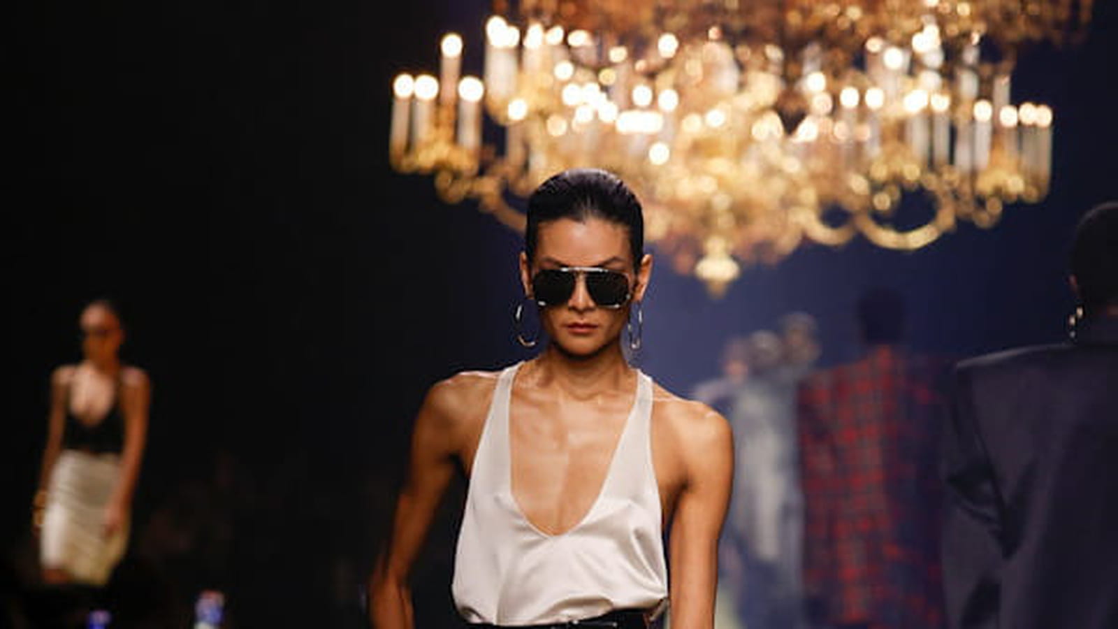 Look 19