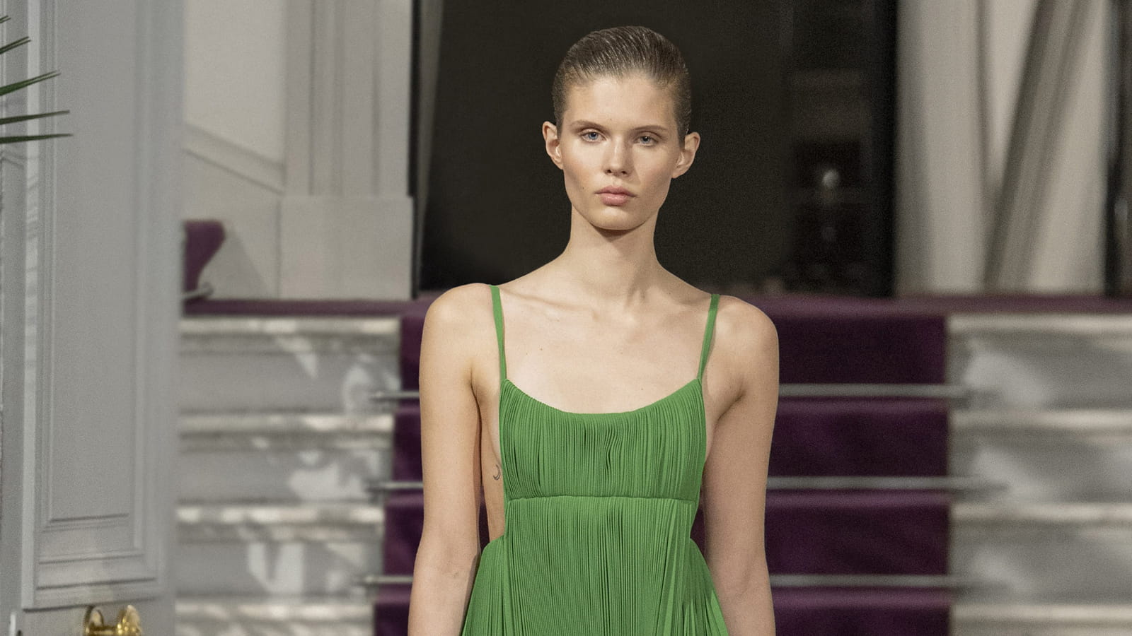 Look 38 du défilé Valentino