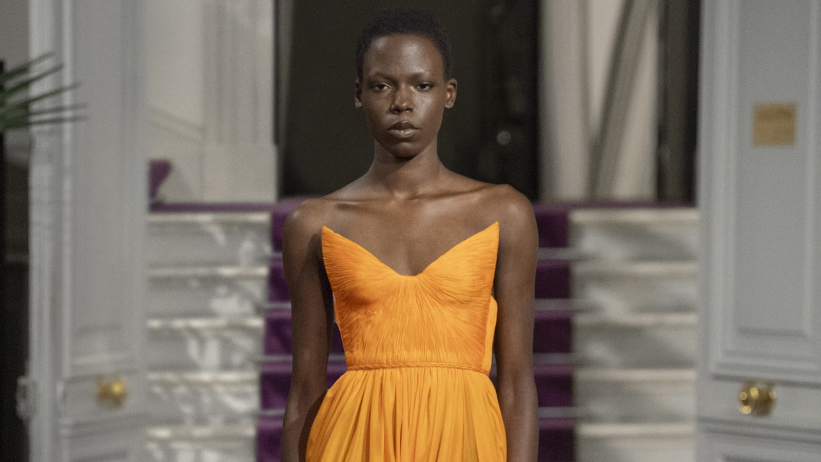 Look 42 du défilé Valentino