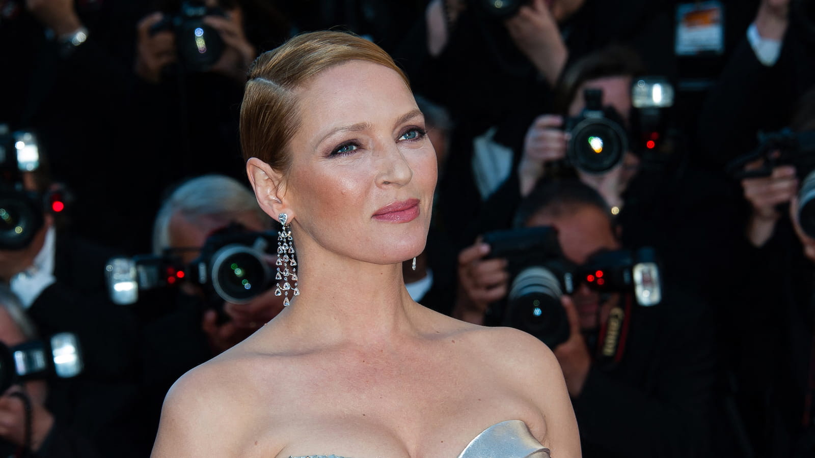 Le chignon plaqué de Uma Thurman