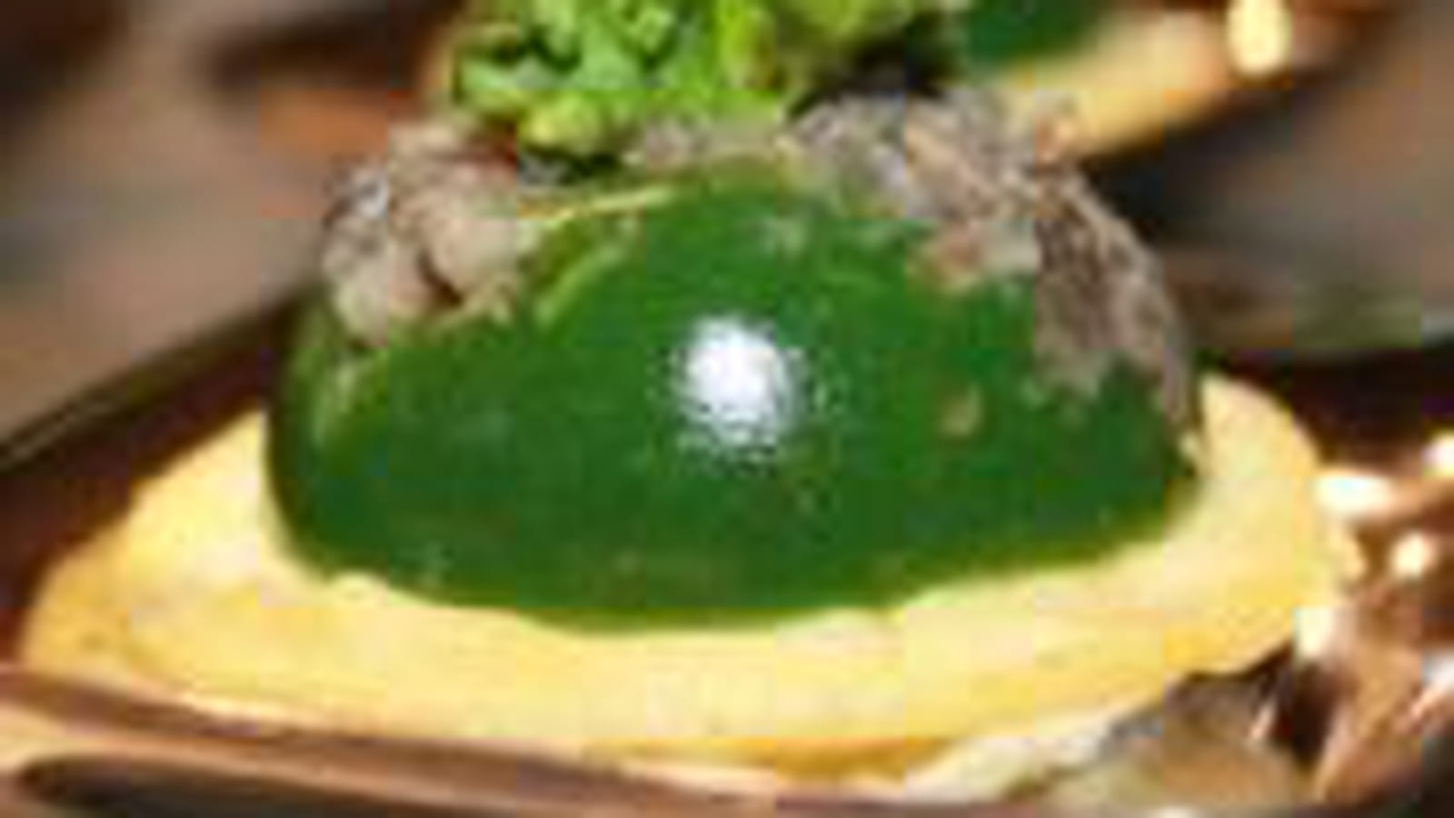Dôme d'escargots persillé sur flan