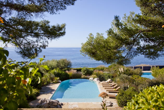 Piscine avec vue mer