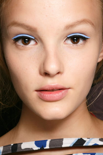L'eye liner cuir bleu ciel