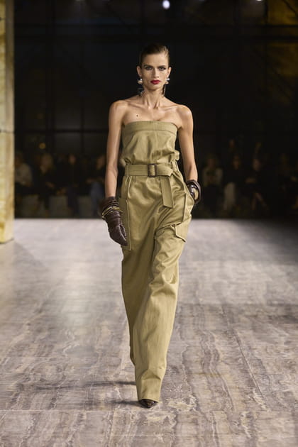 Look 5 du défilé Saint Laurent printemps-été 2024