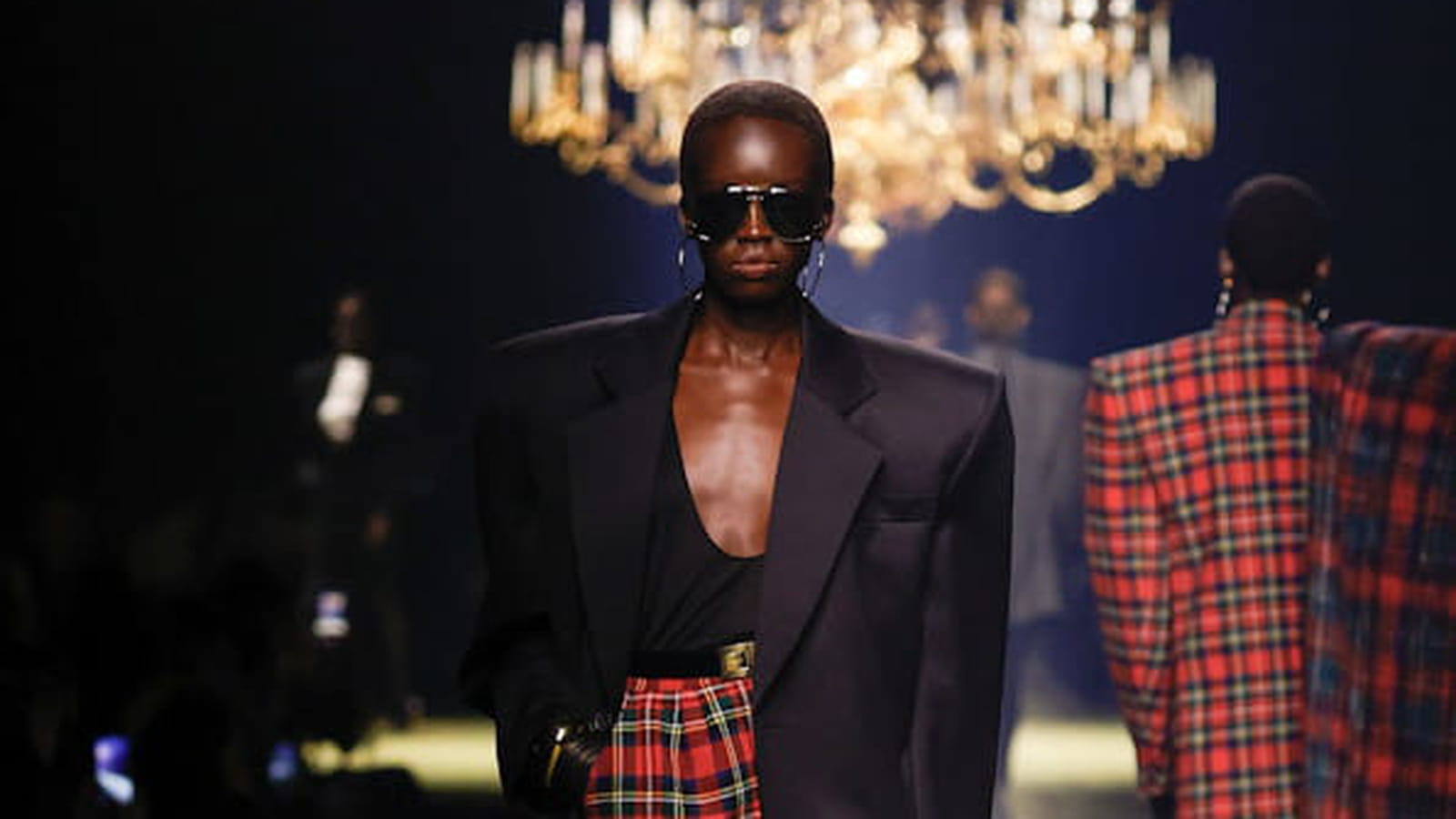 Look 18