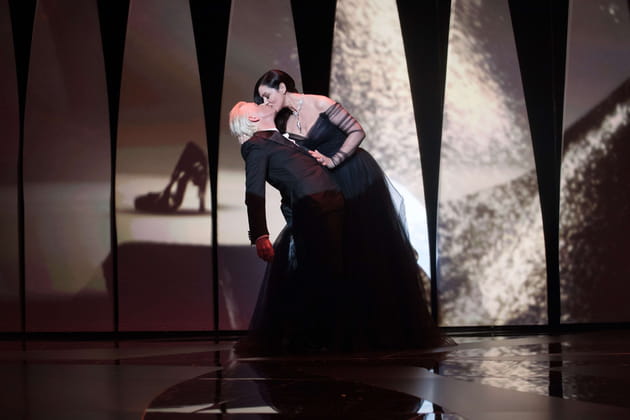 Monica Belluci a donné un vrai baiser de cinéma à Alex Lutz