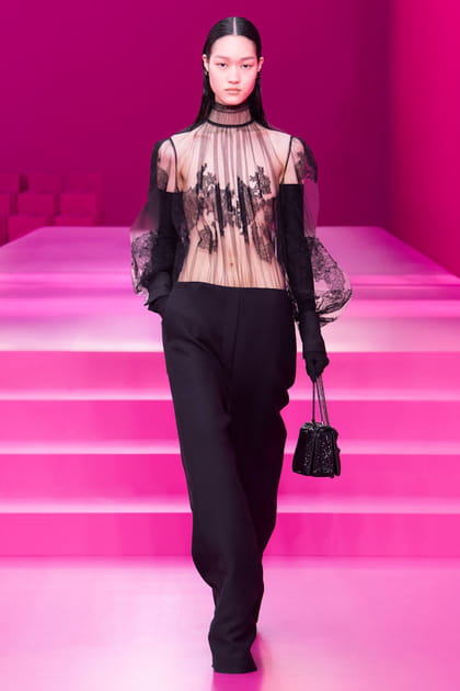 Look 50&nbsp;du d&eacute;fil&eacute; Valentino