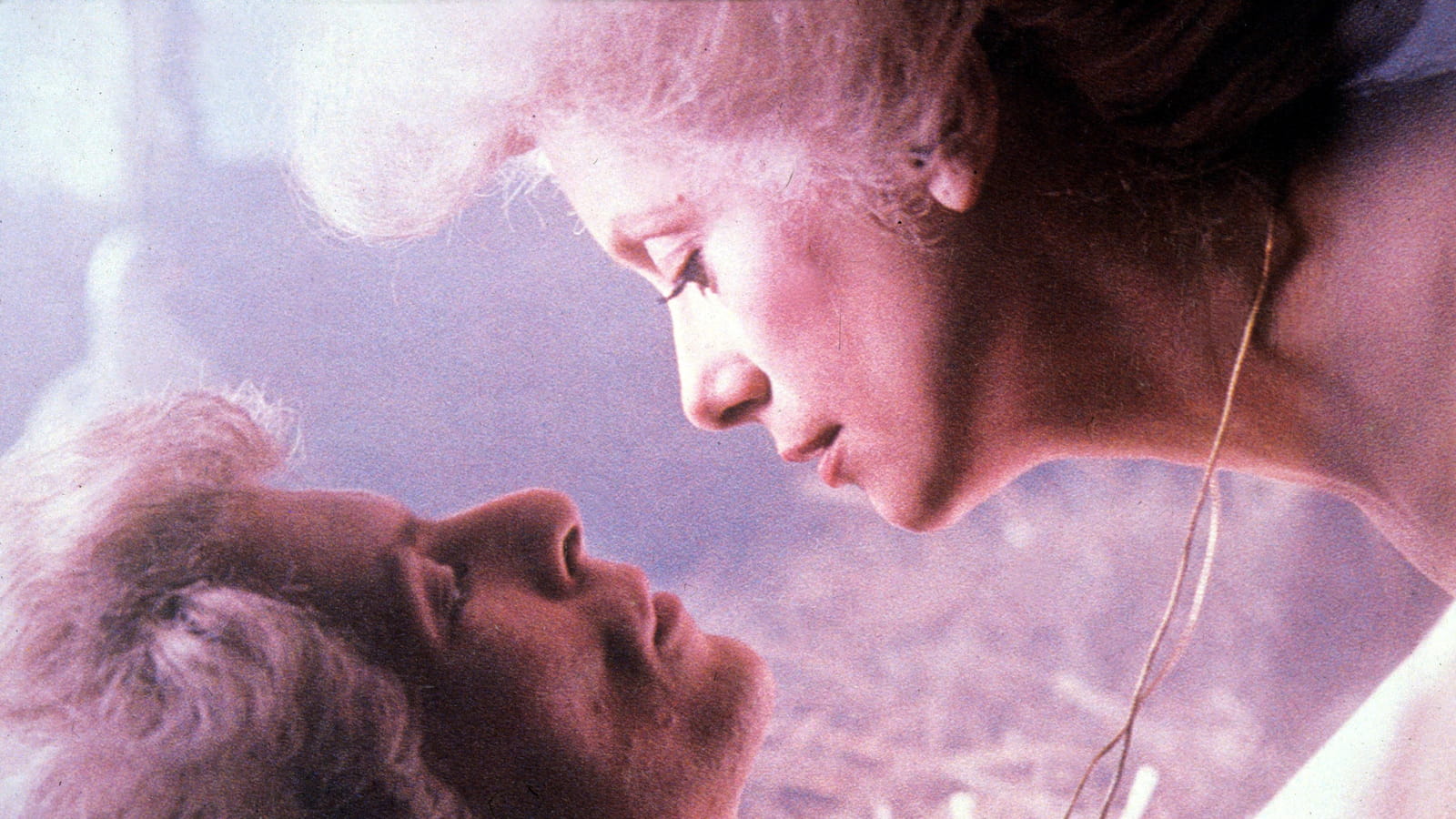 Tout contre la peau de Catherine Deneuve, 1983