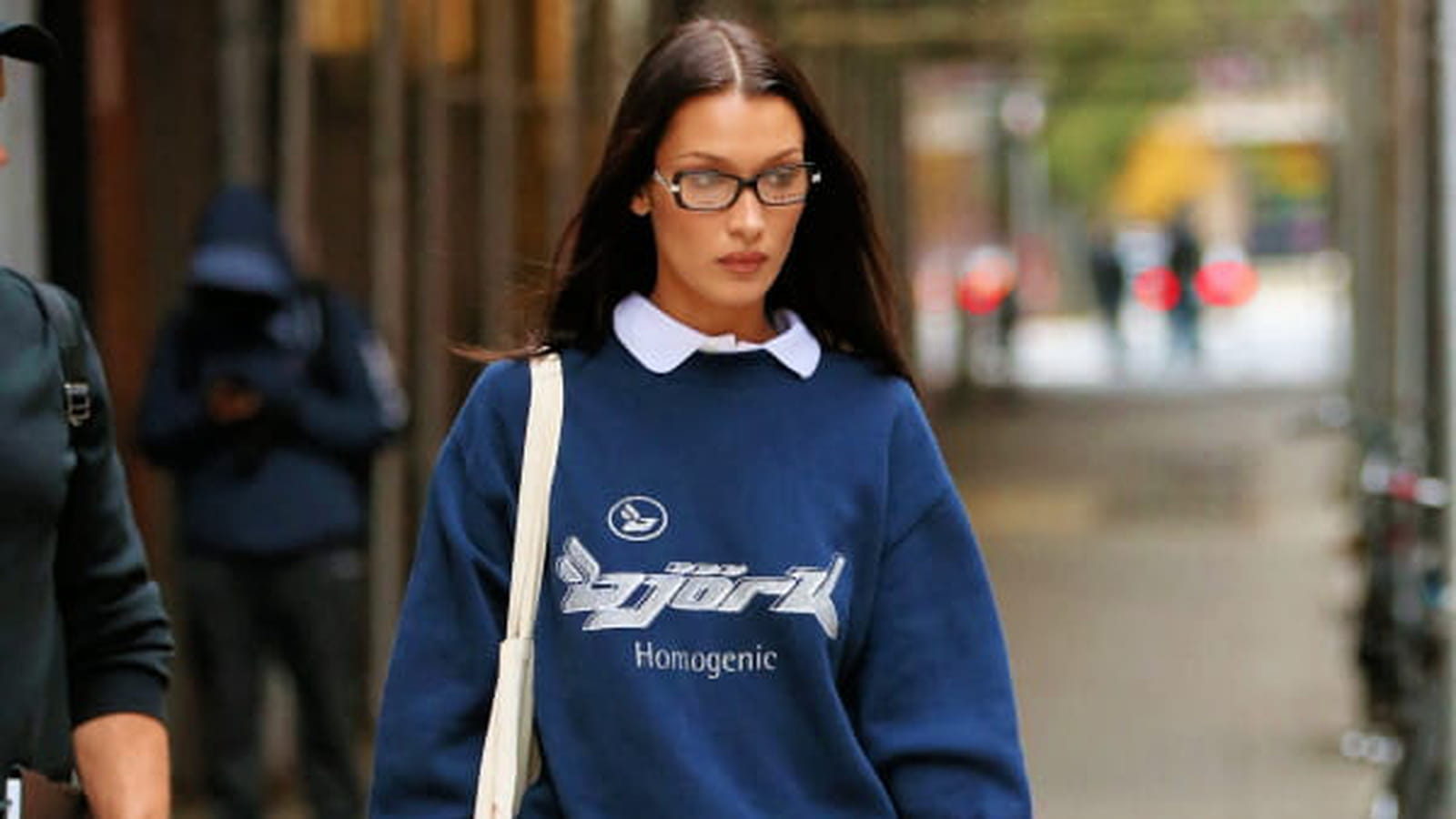 Bella Hadid le 29 octobre 2021