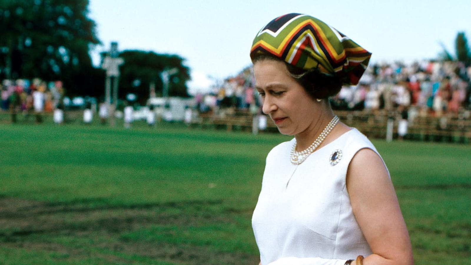 La reine Elizabeth II le 17 février 1977
