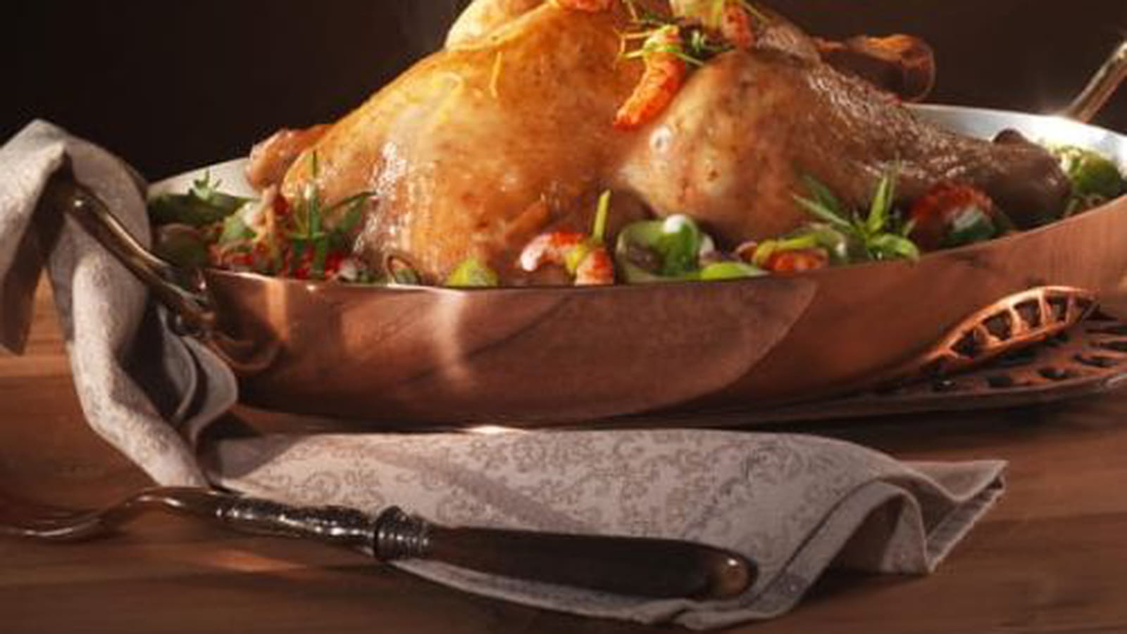 Poulet fermier aux écrevisses et au Champagne